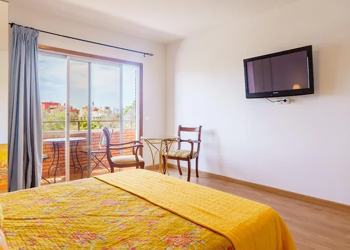 Living Sol - Centric Urban Guest house